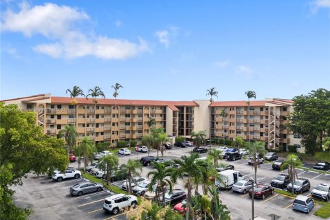 Condo in Sunrise, Florida, 1 bedroom  № 1272445 - photo 9