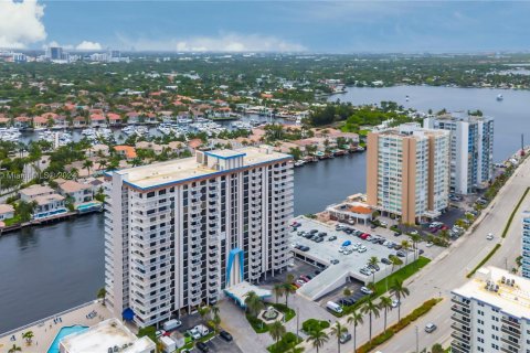 Condo in Hollywood, Florida, 2 bedrooms  № 1272446 - photo 5