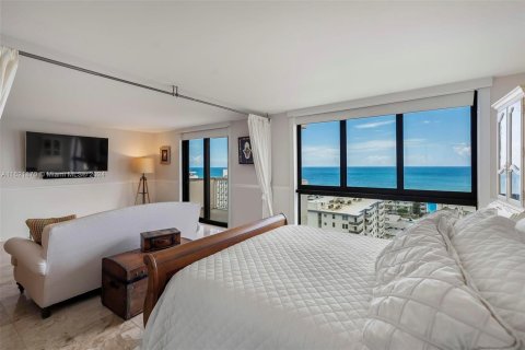 Condo in Hollywood, Florida, 2 bedrooms  № 1272446 - photo 11