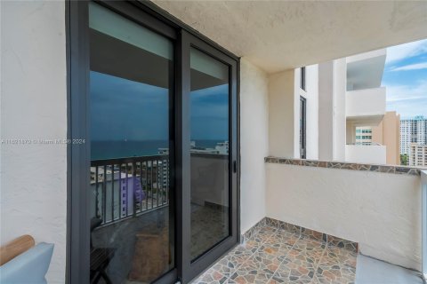 Copropriété à vendre à Hollywood, Floride: 2 chambres, 116.5 m2 № 1272446 - photo 24