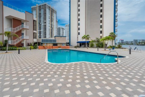 Condominio en venta en Hollywood, Florida, 2 dormitorios, 116.5 m2 № 1272446 - foto 27