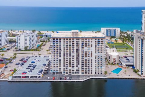 Copropriété à vendre à Hollywood, Floride: 2 chambres, 116.5 m2 № 1272446 - photo 4