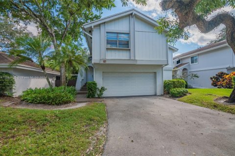 Villa ou maison à vendre à Hollywood, Floride: 3 chambres, 224.82 m2 № 1184211 - photo 1