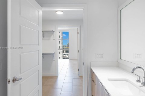 Apartamento en alquiler en Miami, Florida, 2 dormitorios, 112.88 m2 № 1293428 - foto 20