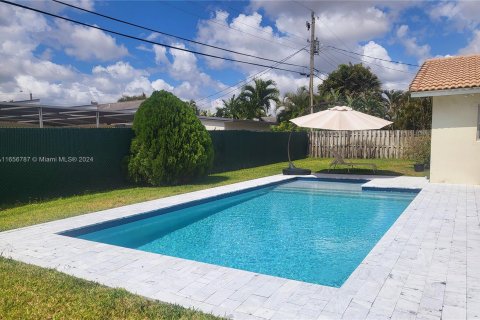 Villa ou maison à louer à Boca Raton, Floride: 4 chambres, 141.3 m2 № 1357063 - photo 20