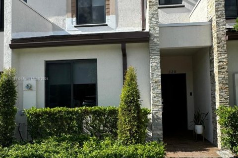 Adosado en venta en Miami, Florida, 3 dormitorios, 122.63 m2 № 1236187 - foto 20