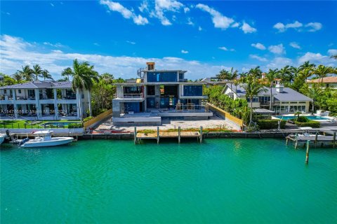 House in Key Biscayne, Florida 7 bedrooms, 652.82 sq.m. № 812938 - photo 16