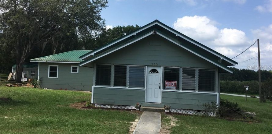 House in Groveland, Florida 4 bedrooms, 186.18 sq.m. № 1313356