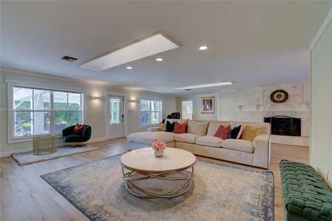 Villa ou maison à vendre à Davie, Floride: 3 chambres, 259.75 m2 № 756240 - photo 2