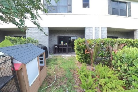 Townhouse in Deerfield Beach, Florida 3 bedrooms, 144.37 sq.m. № 1309768 - photo 25