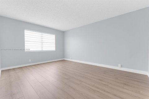 Condo in Pembroke Pines, Florida, 1 bedroom  № 1309766 - photo 24