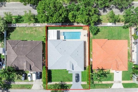 Casa en venta en Cutler Bay, Florida, 4 dormitorios, 203.18 m2 № 1269357 - foto 11