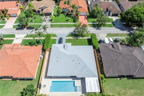 Casa en venta en Cutler Bay, Florida, 4 dormitorios, 203.18 m2 № 1269357 - foto 30