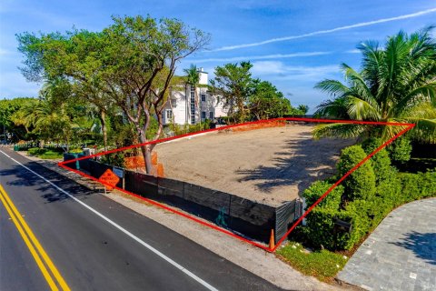 Villa ou maison à vendre à Hillsboro Beach, Floride: 8 chambres, 693.79 m2 № 691318 - photo 2