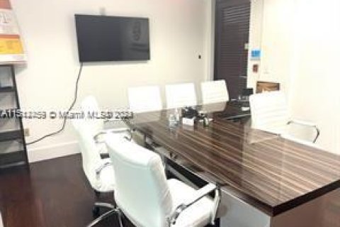 Office in Miami Lakes, Florida № 950110 - photo 3