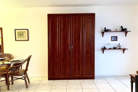 Condo in Deerfield Beach, Florida, 1 bedroom  № 950062 - photo 22