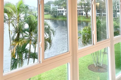 Condo in Deerfield Beach, Florida, 1 bedroom  № 950062 - photo 28