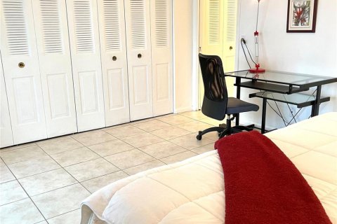 Condo in Deerfield Beach, Florida, 1 bedroom  № 950062 - photo 12