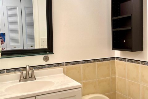 Condo in Deerfield Beach, Florida, 1 bedroom  № 950062 - photo 15