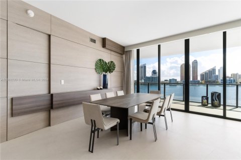 Condo in Aventura, Florida, 2 bedrooms  № 1221746 - photo 3