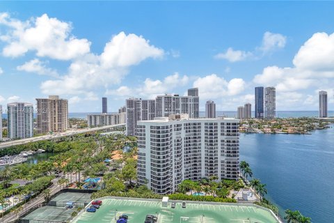 Condo in Aventura, Florida, 2 bedrooms  № 1221751 - photo 3