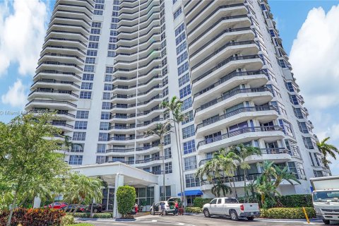 Condo in Aventura, Florida, 2 bedrooms  № 1221751 - photo 30