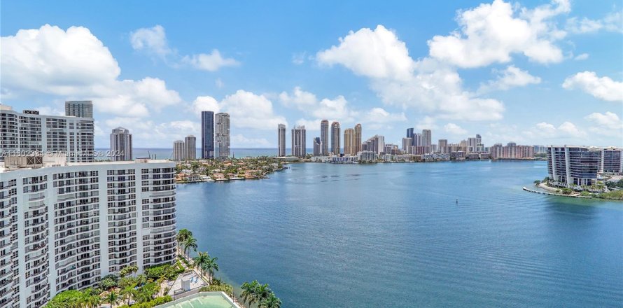 Condominio en Aventura, Florida, 2 dormitorios  № 1221751