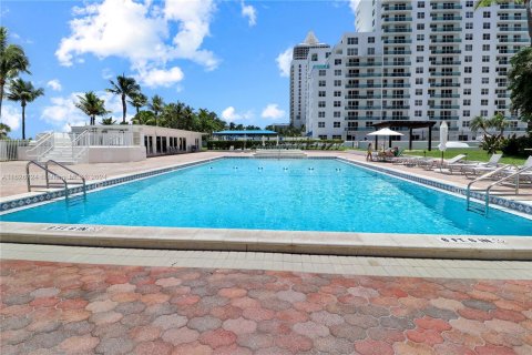 Condominio en venta en Miami Beach, Florida, 1 dormitorio, 97.18 m2 № 1281259 - foto 25