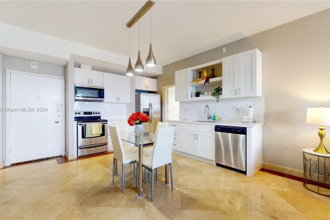 Condo in Miami Beach, Florida, 1 bedroom  № 1281259 - photo 10