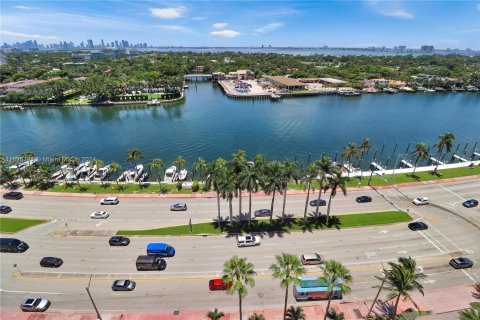 Condo in Miami Beach, Florida, 1 bedroom  № 1281259 - photo 2