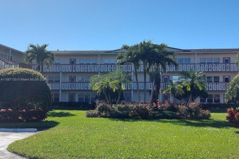 Copropriété à vendre à Boca Raton, Floride: 2 chambres, 78.04 m2 № 1177673 - photo 1