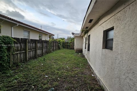 House in Fort Lauderdale, Florida 6 bedrooms, 173.36 sq.m. № 1177632 - photo 15