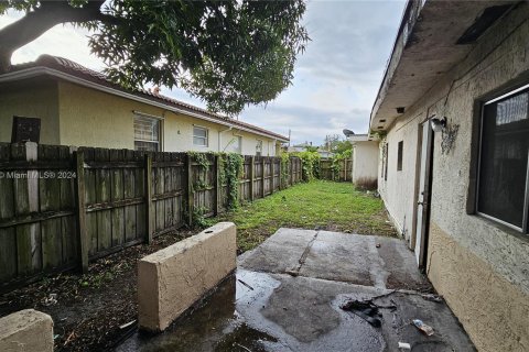 House in Fort Lauderdale, Florida 6 bedrooms, 173.36 sq.m. № 1177632 - photo 14