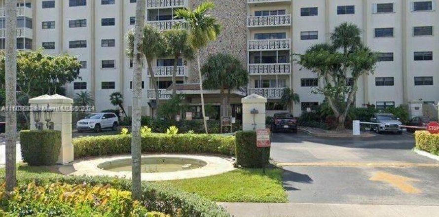 Condo in Miami, Florida, 3 bedrooms  № 1232323