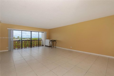 Condo in Miami, Florida, 3 bedrooms  № 1232323 - photo 13