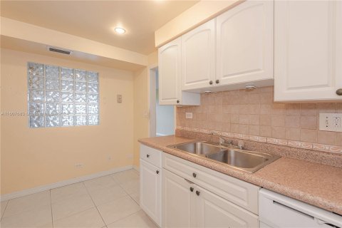 Condominio en venta en Miami, Florida, 3 dormitorios, 178.84 m2 № 1232323 - foto 9