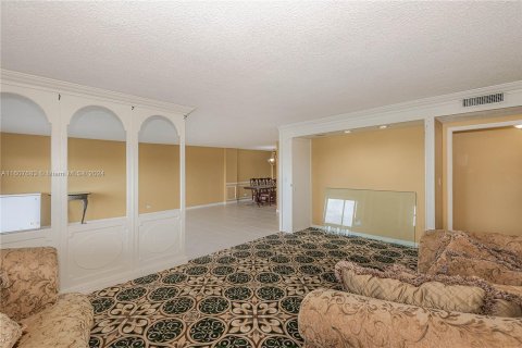 Condo in Miami, Florida, 3 bedrooms  № 1232323 - photo 17