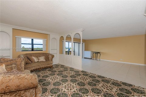 Condo in Miami, Florida, 3 bedrooms  № 1232323 - photo 18