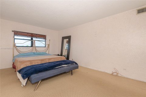 Condo in Miami, Florida, 3 bedrooms  № 1232323 - photo 27