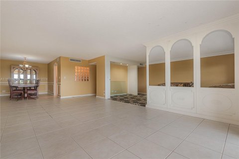 Condo in Miami, Florida, 3 bedrooms  № 1232323 - photo 16