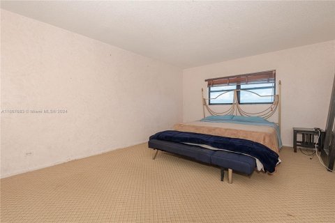 Condo in Miami, Florida, 3 bedrooms  № 1232323 - photo 28