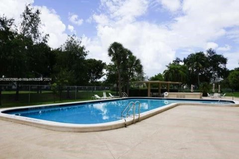 Condo in Miami, Florida, 3 bedrooms  № 1232323 - photo 4