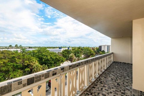 Condominio en venta en Miami, Florida, 3 dormitorios, 178.84 m2 № 1232323 - foto 8