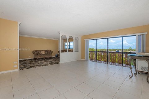 Condominio en venta en Miami, Florida, 3 dormitorios, 178.84 m2 № 1232323 - foto 26