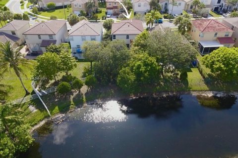 Villa ou maison à vendre à Pembroke Pines, Floride: 4 chambres, 184.13 m2 № 1221949 - photo 14