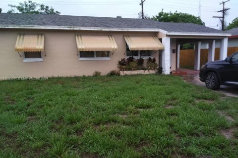 House in West Palm Beach, Florida 3 bedrooms, 115.38 sq.m. № 1221950 - photo 20