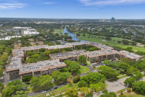 Condo in Hollywood, Florida, 2 bedrooms  № 1224589 - photo 10