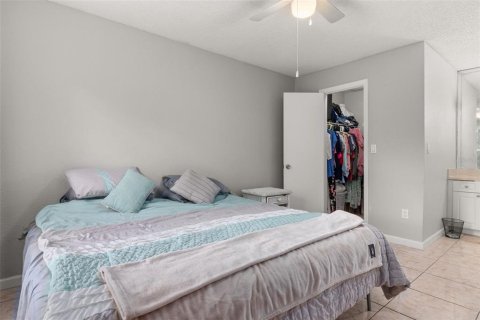 Condo in Orlando, Florida, 2 bedrooms  № 1383677 - photo 20