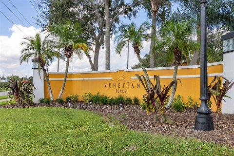 Condo in Orlando, Florida, 2 bedrooms  № 1383677 - photo 27