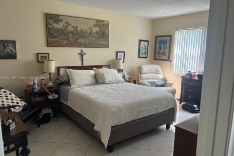 Condo in Pembroke Pines, Florida, 2 bedrooms  № 1280861 - photo 6